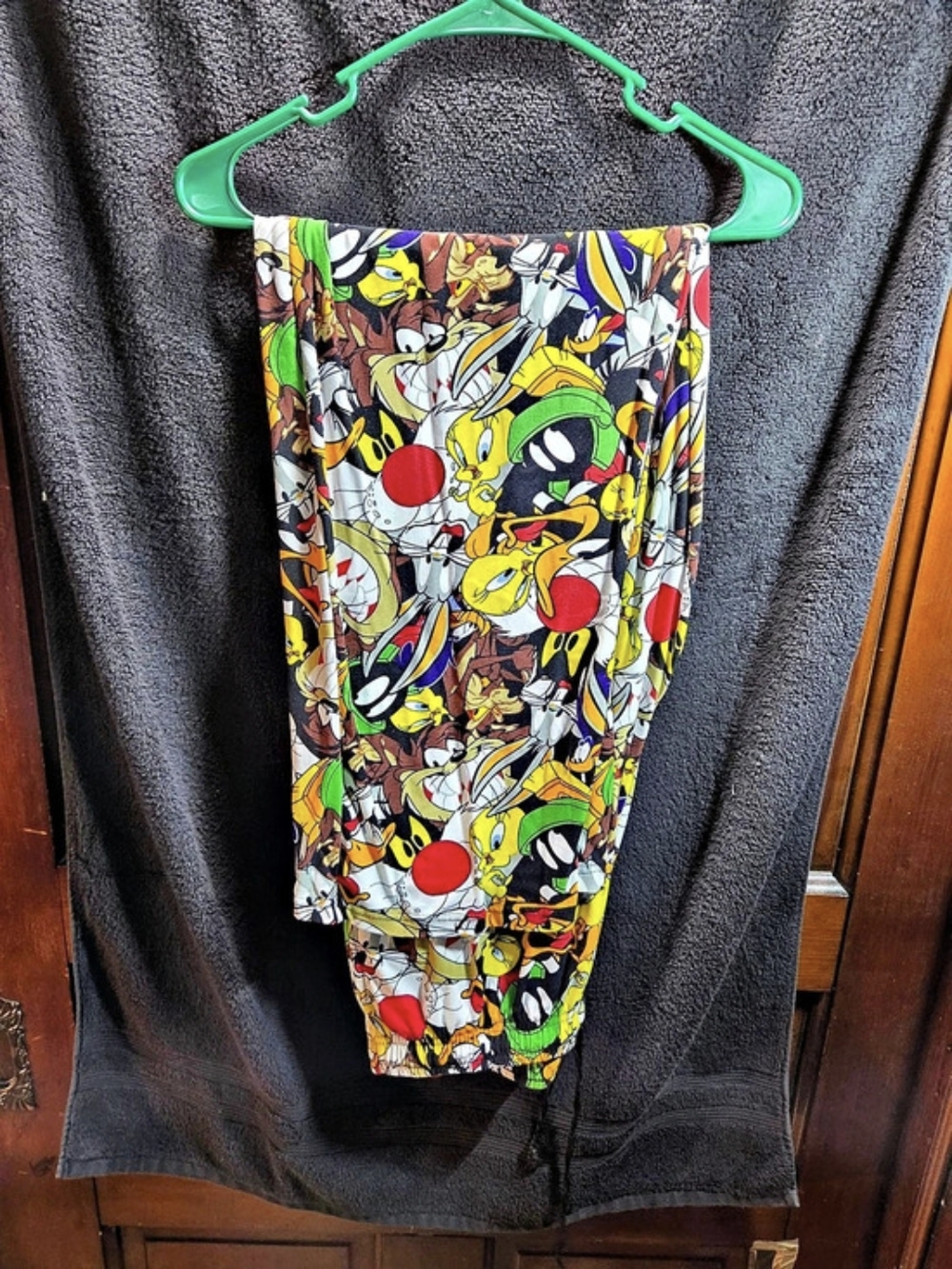 Looney Tunes Multicolor Bottoms Size XL Like New